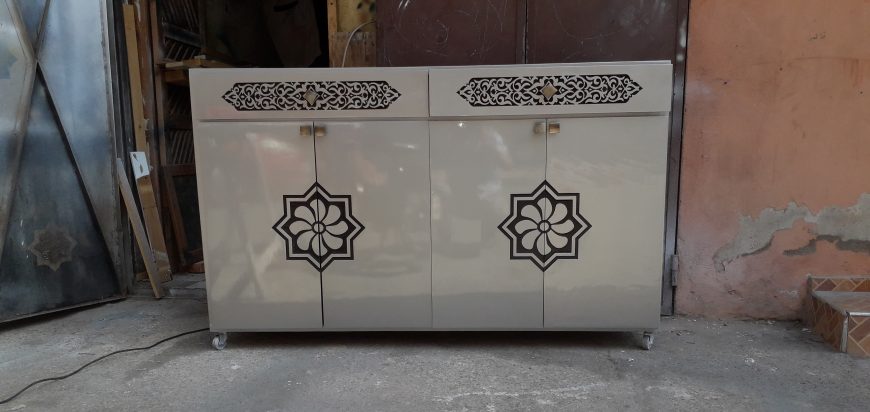 صباغة الاثات المنزلي والبرنيز (الڤيرني)