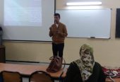 أستاذ مادة الفلسفة، ويمكنني أن أدرس أيضا مواد العربية والاجتماعيات