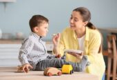 جليسة أطفال babysitting