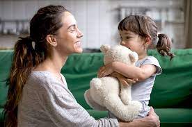 جليسة أطفال babysitting