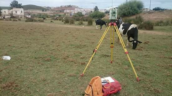 Ingénieur Topographe مهندس طبوغرافي مساح الاراضي